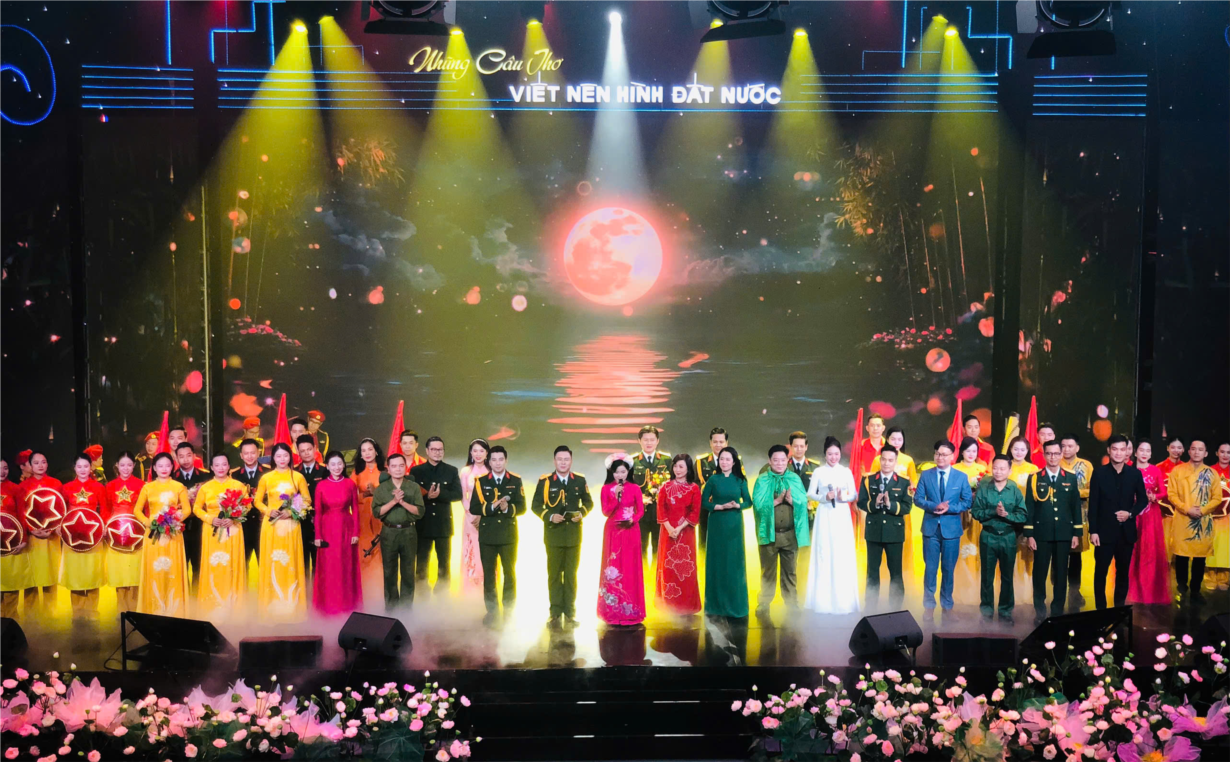 Sắc màu thi ca Cách mạng